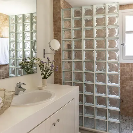 Daphni * أيّا إفيميا