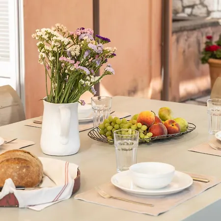 Daphni * أيّا إفيميا