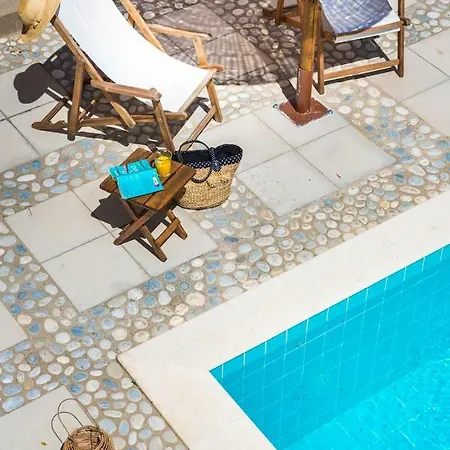 Daphni فيلة أيّا إفيميا