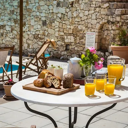 فيلة Daphni أيّا إفيميا