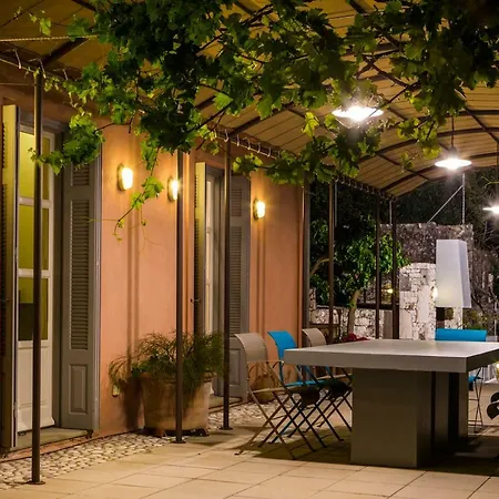 Daphni أيّا إفيميا