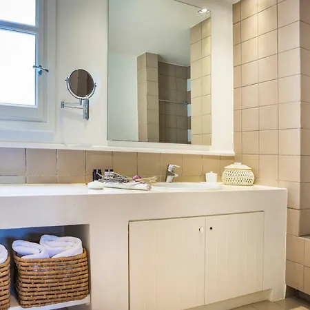 Daphni أيّا إفيميا